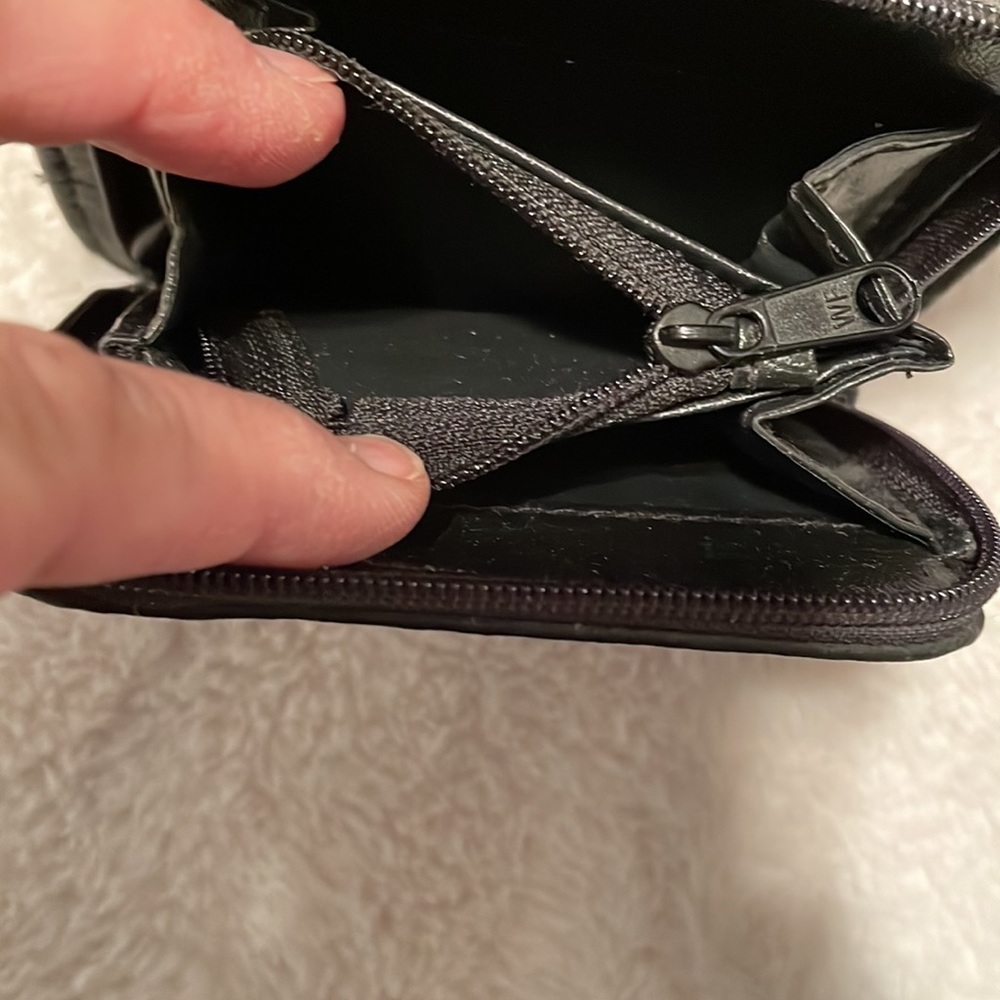 Black vegan leather cross body bag - Picture 4 of 16